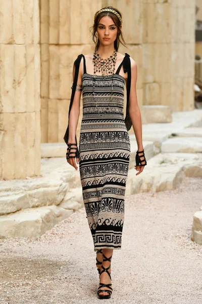 Look 13